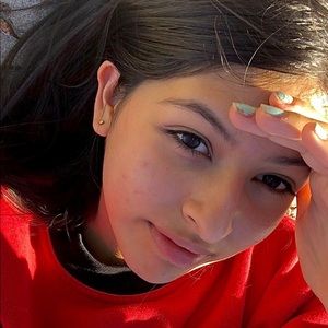 Meet your Posher, Mia